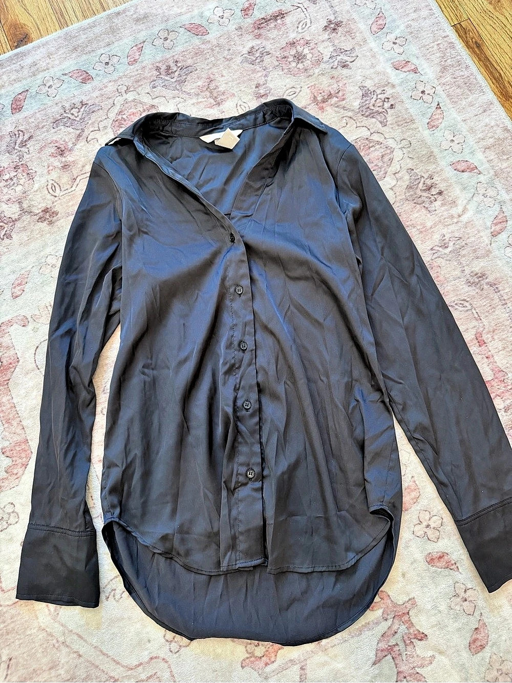 H&M Long Sleeve Button Down in Black Size XS Like New
